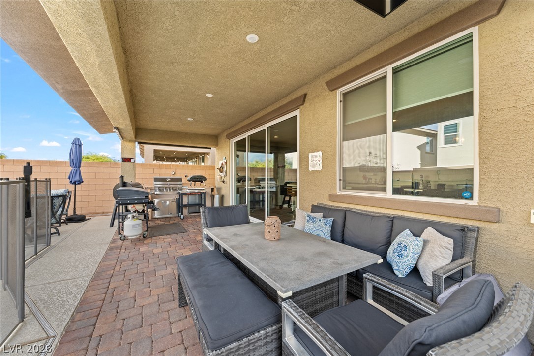 636 Suncrest Peak Place Property Photo 22