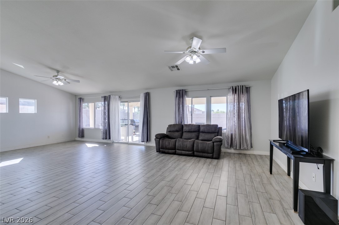 6543 Mahogany Peak Avenue Property Photo 4