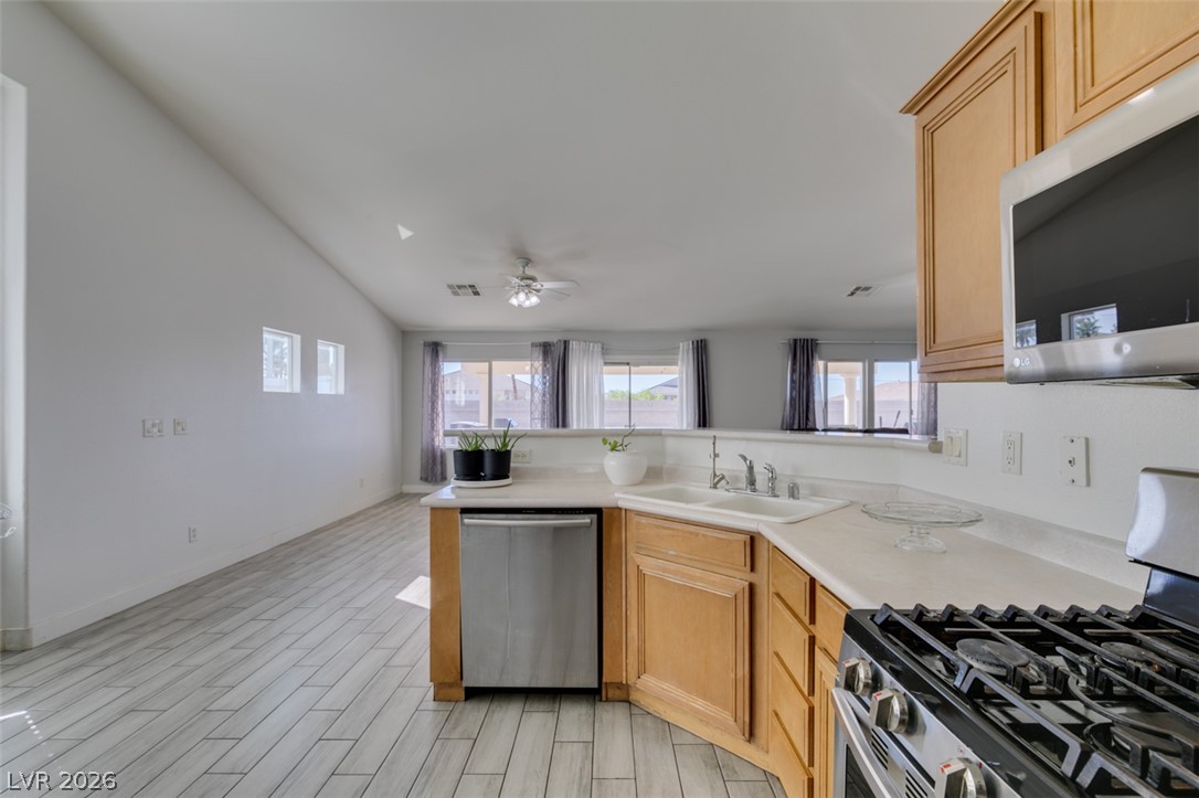 6543 Mahogany Peak Avenue Property Photo 17