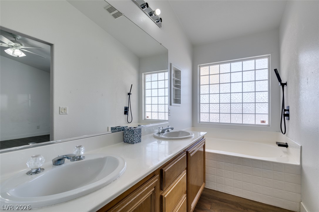 6543 Mahogany Peak Avenue Property Photo 29