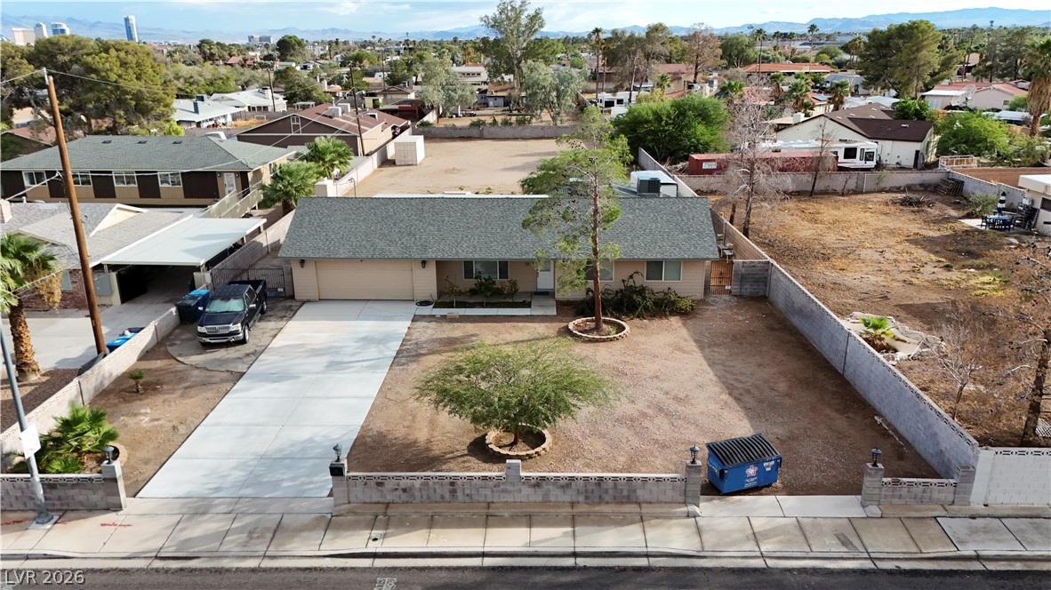 5855 West Oakey Boulevard Property Photo 2