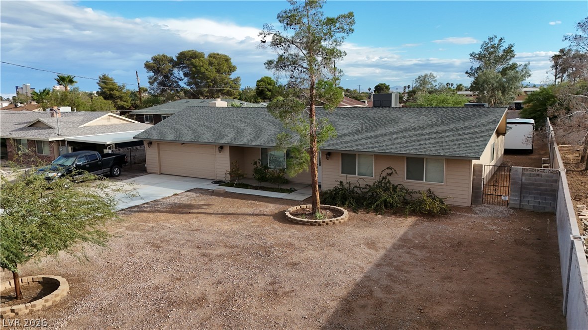 5855 West Oakey Boulevard Property Photo 3