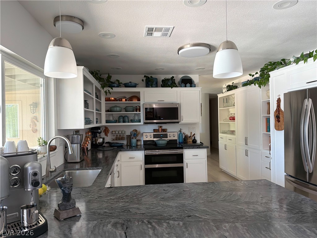 5855 West Oakey Boulevard Property Photo 15