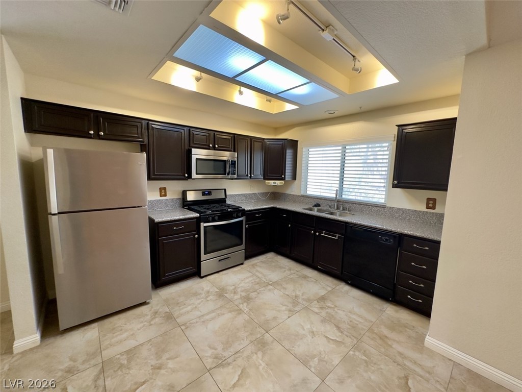 2519 Sungold Drive Property Photo 6