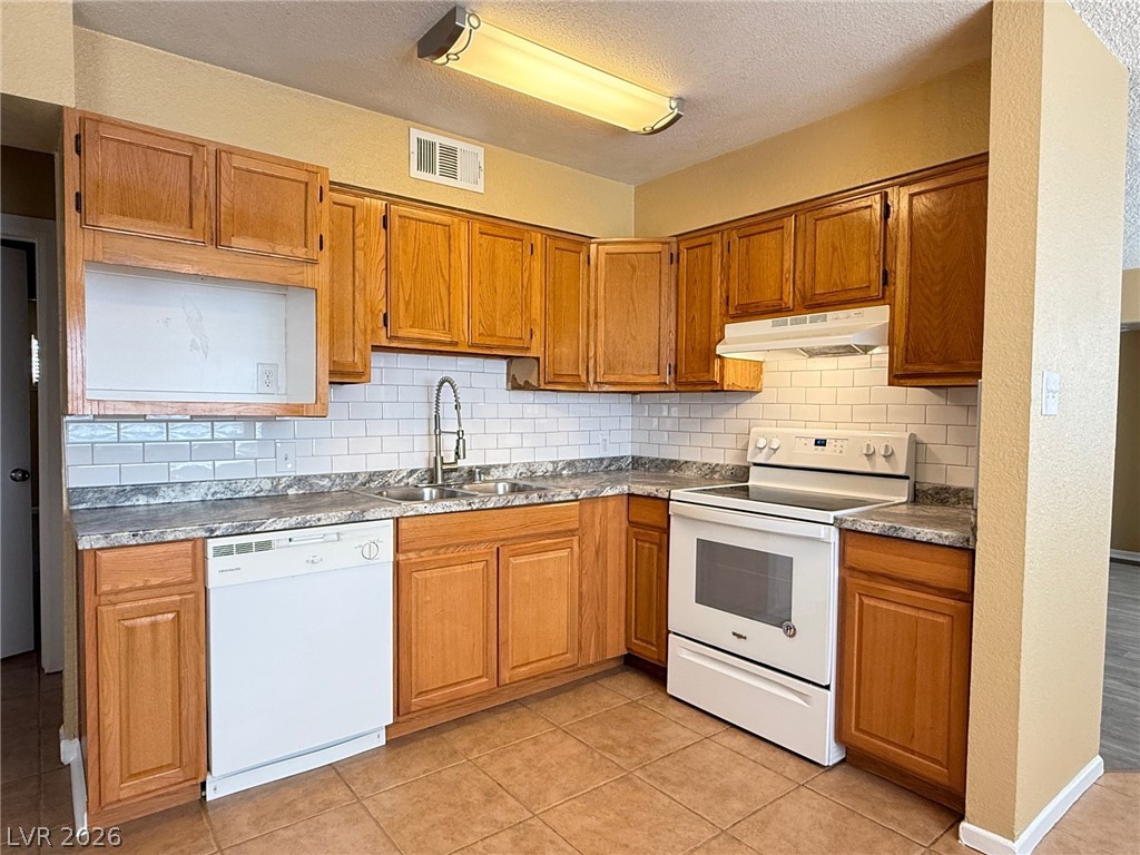 6220 Bourbon Way Property Photo 2