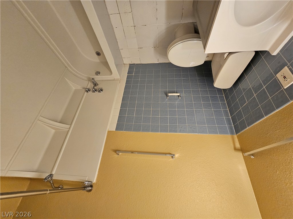 6220 Bourbon Way Property Photo 14