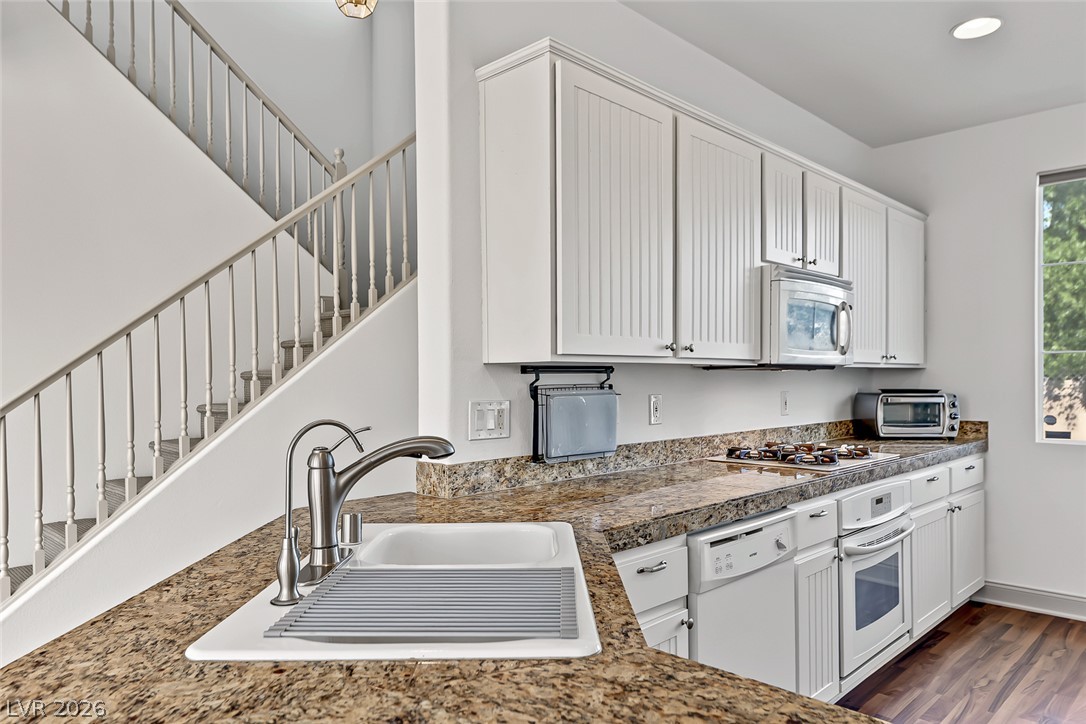 5611 Aurora Crest Avenue Property Photo 18