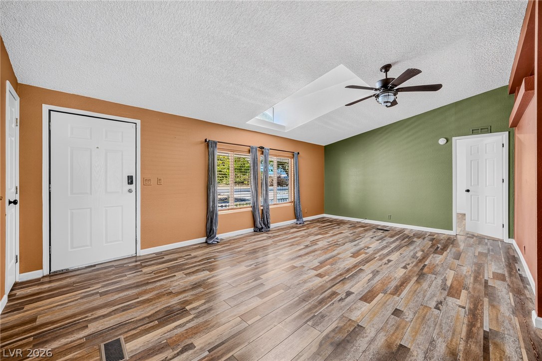 860 Dixieland Street Property Photo 8