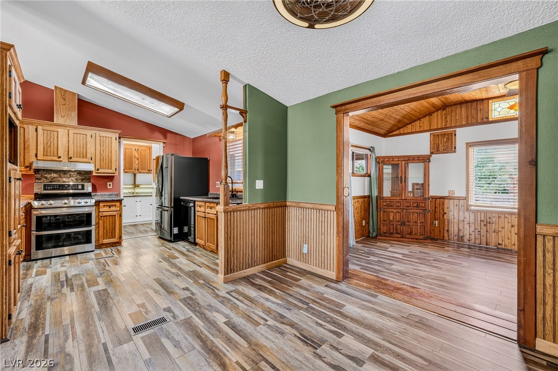 860 Dixieland Street Property Photo 18