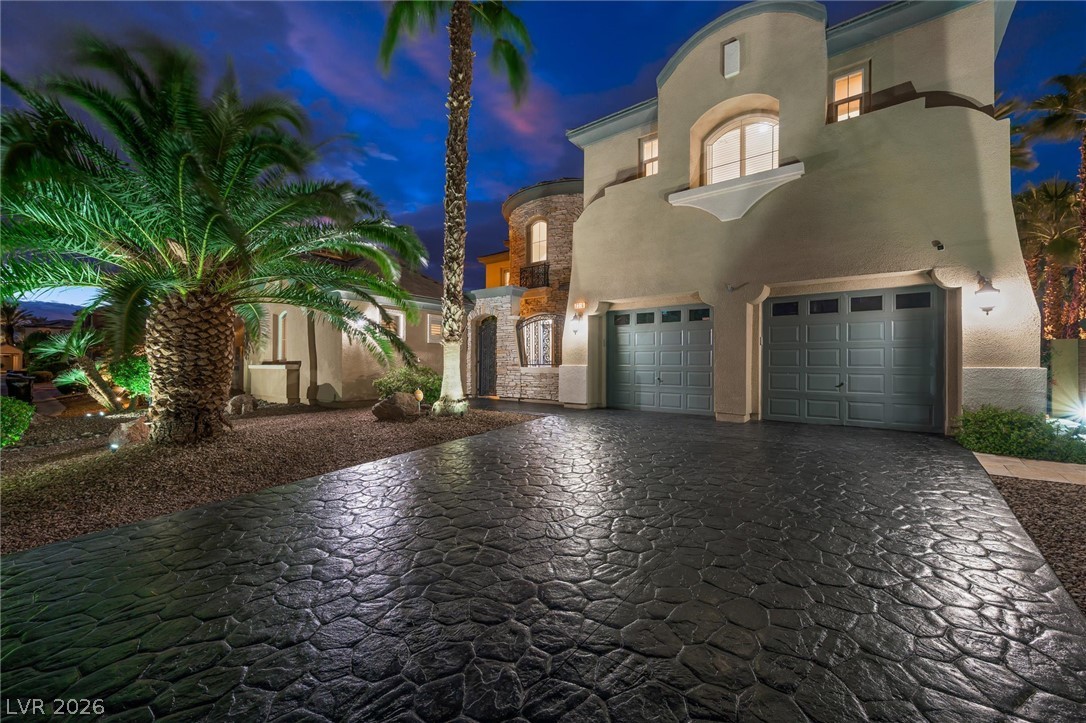 7316 Heritage Harbor Drive Property Photo 1