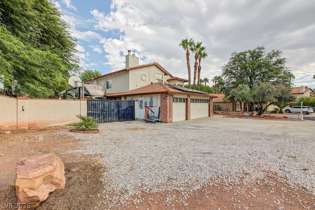 6846 Tree Haven Court Property Photo 3