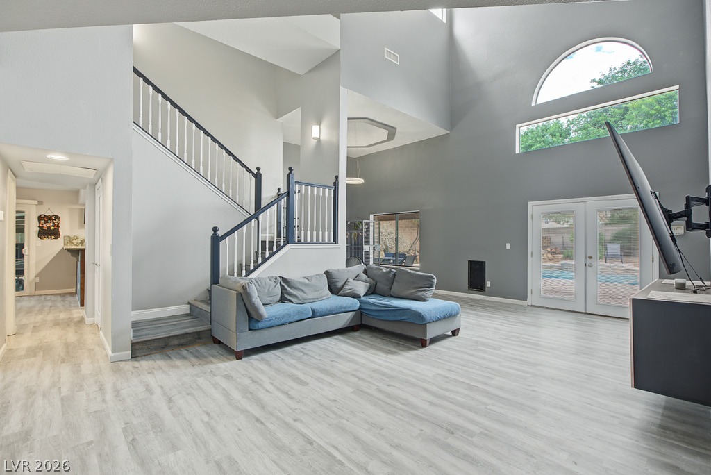 6846 Tree Haven Court Property Photo 5