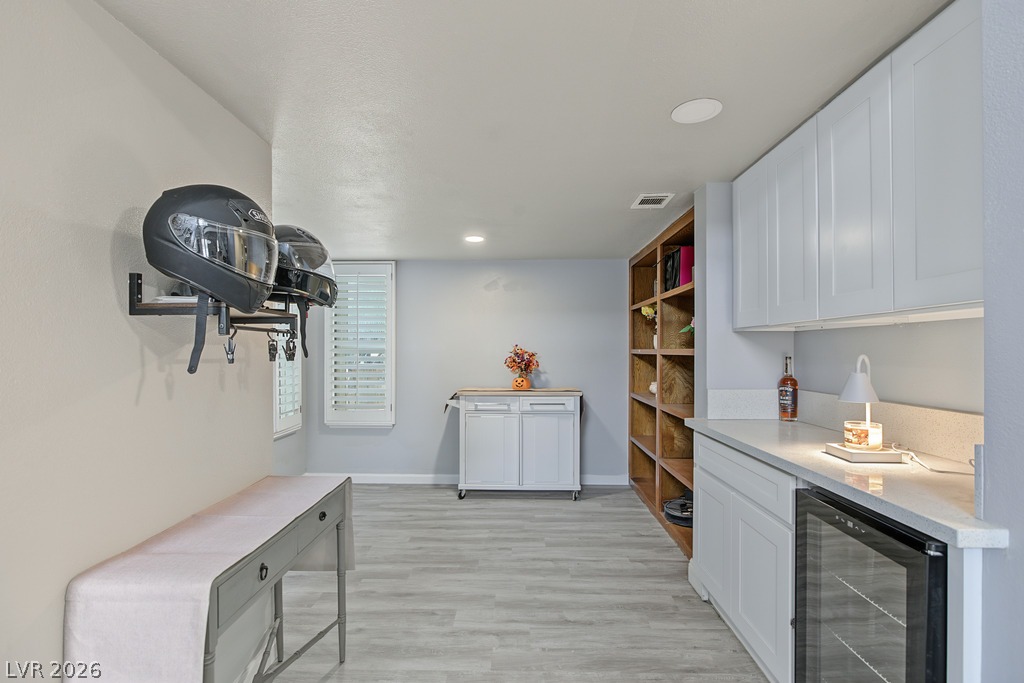 6846 Tree Haven Court Property Photo 9