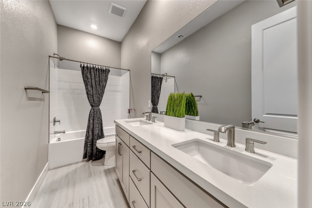 375 Portus Delphini Court Property Photo 32