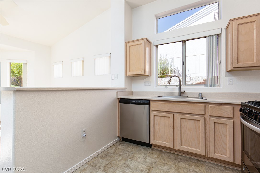10725 Windledge Avenue Property Photo 10