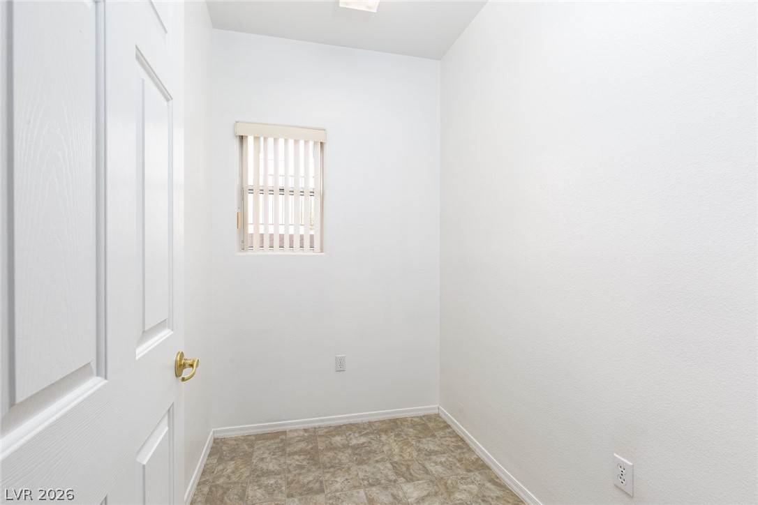 10725 Windledge Avenue Property Photo 15