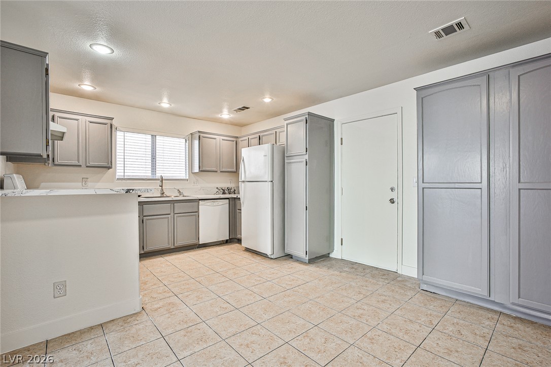 5586 Stomping Boots Avenue Property Photo 3