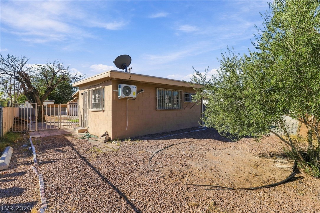 2521 Perliter Avenue Property Photo 3