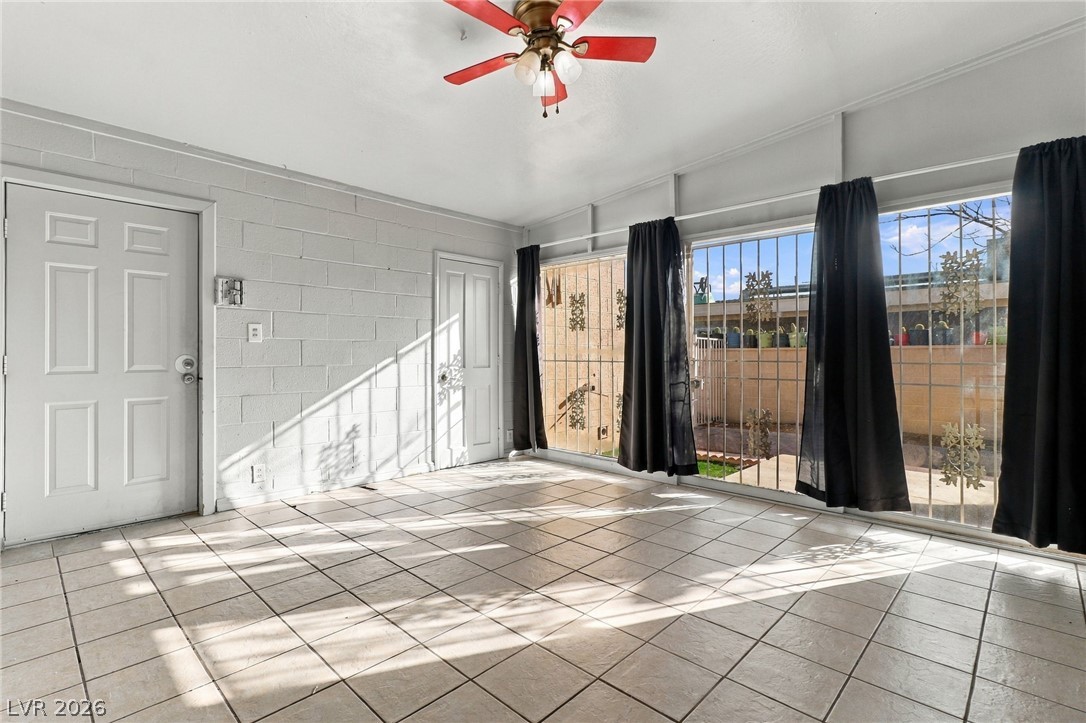 2521 Perliter Avenue Property Photo 6