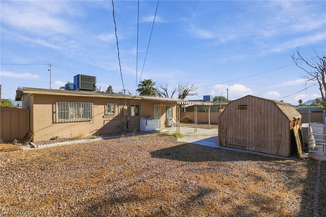 2521 Perliter Avenue Property Photo 24