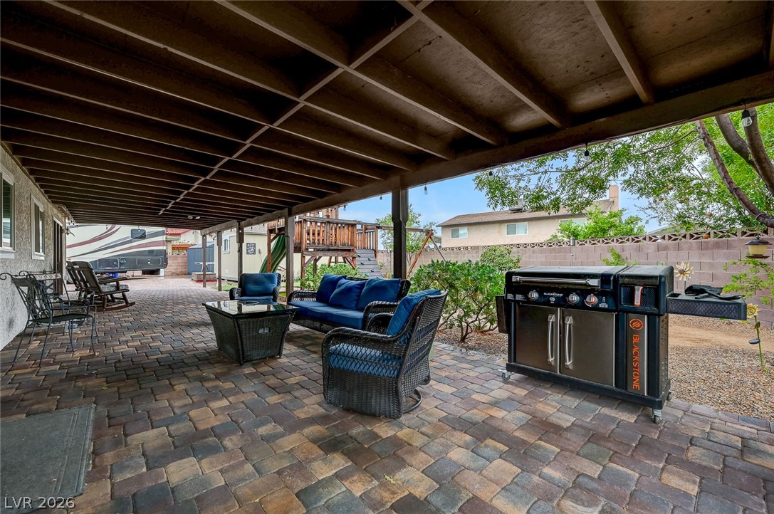 1518 Della Court Property Photo 10
