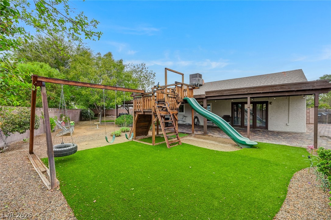 1518 Della Court Property Photo 12