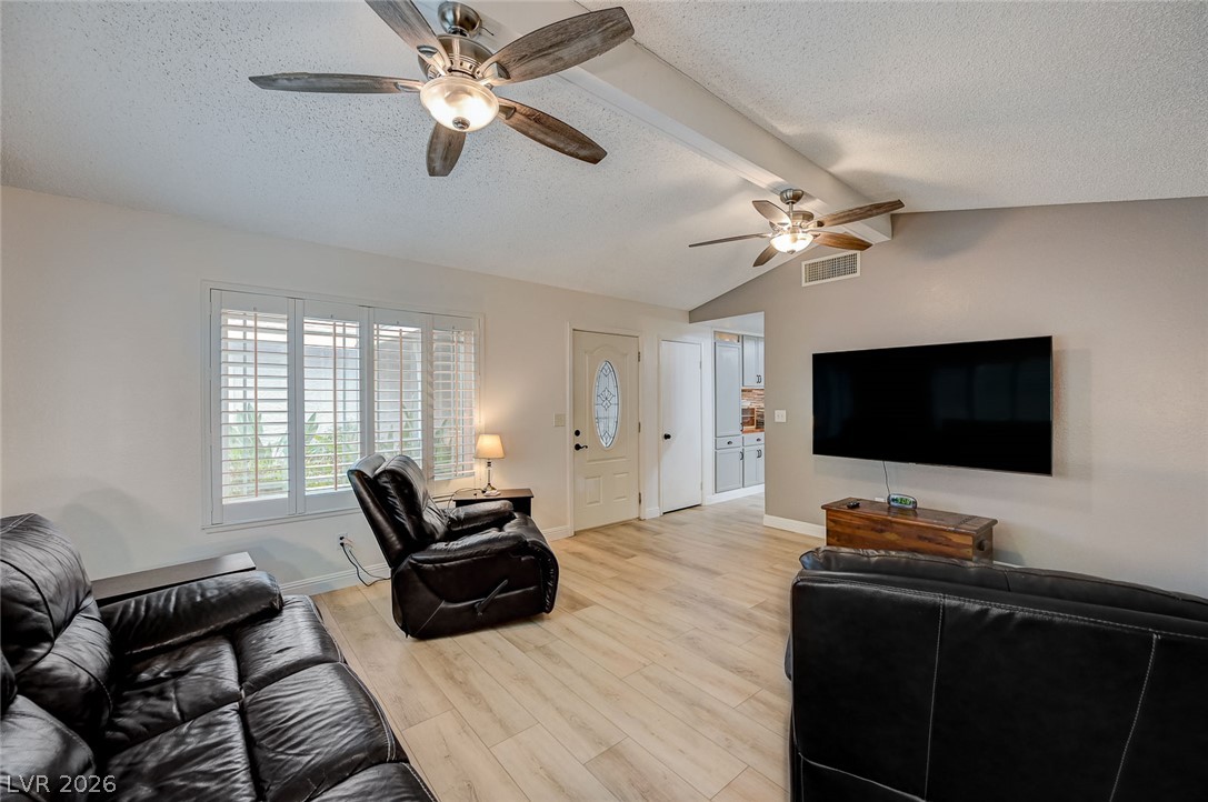 1518 Della Court Property Photo 15