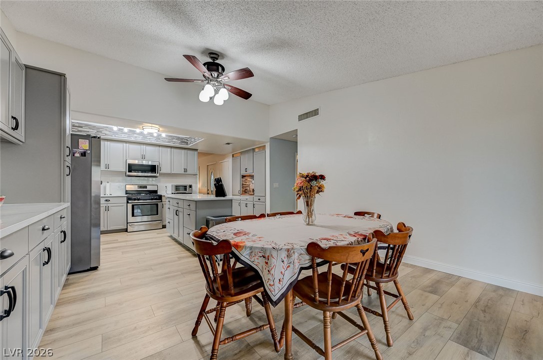 1518 Della Court Property Photo 24