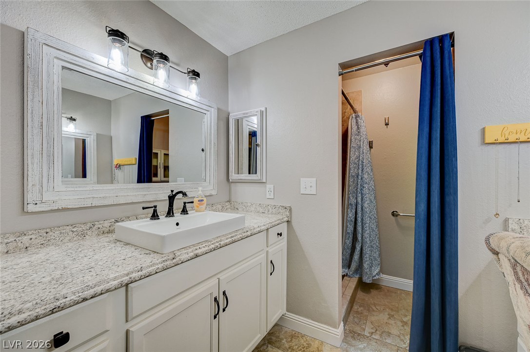 1518 Della Court Property Photo 27