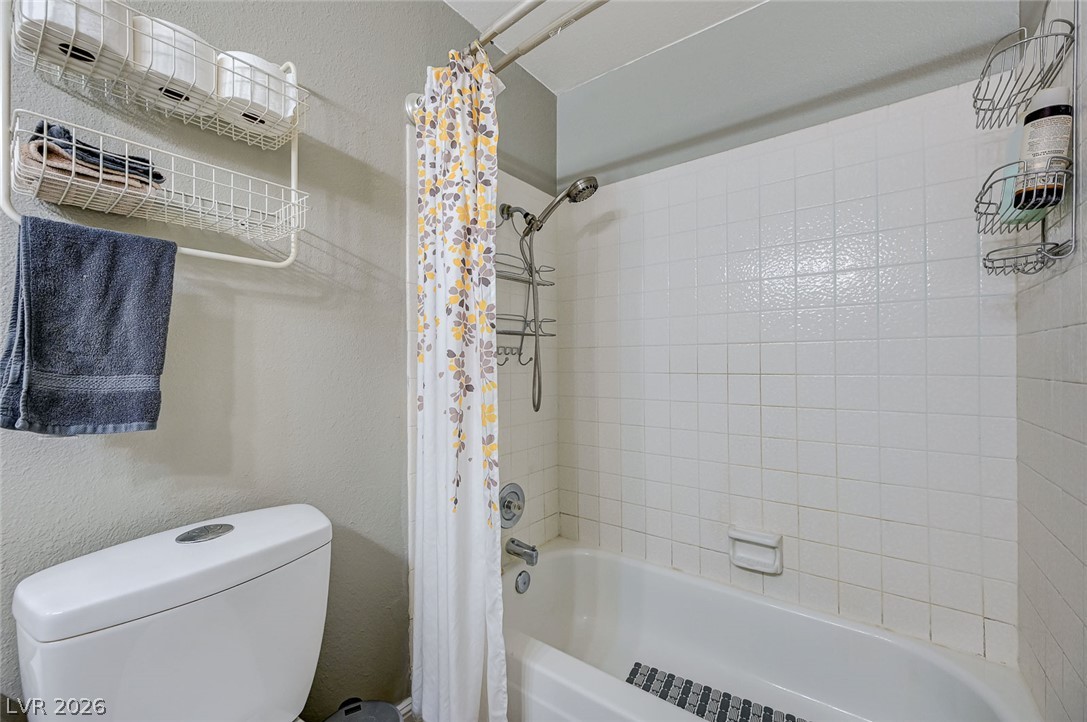 1518 Della Court Property Photo 32