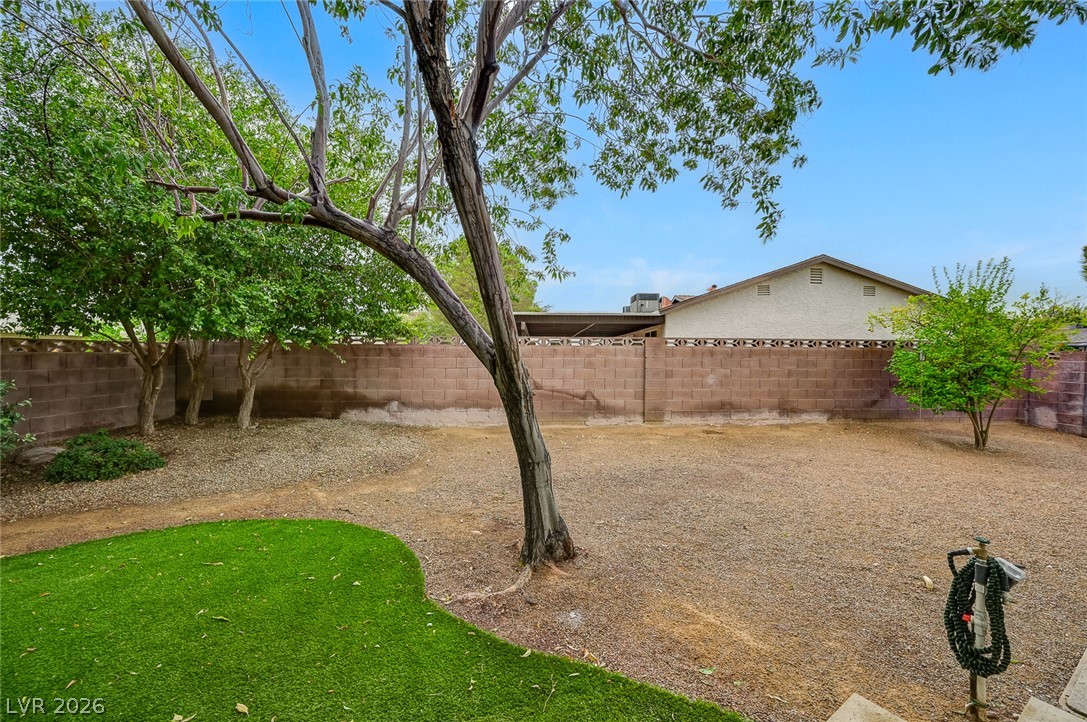 1518 Della Court Property Photo 34