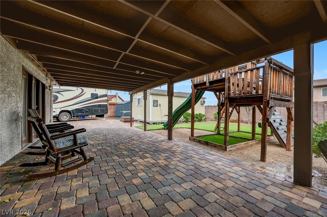1518 Della Court Property Photo 38