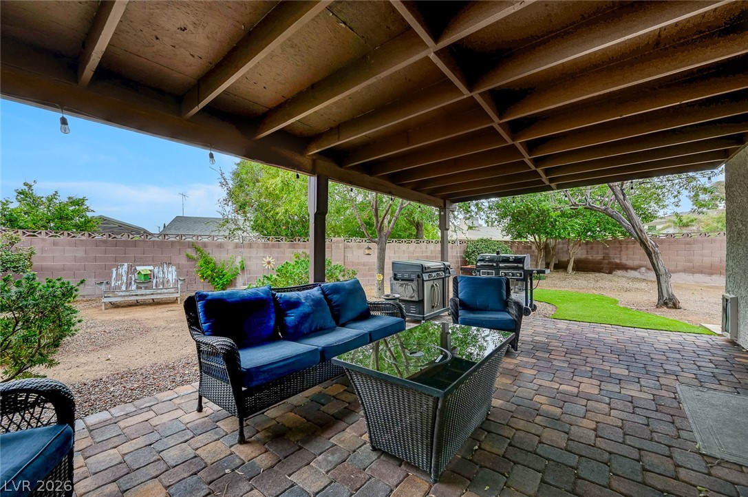 1518 Della Court Property Photo 39