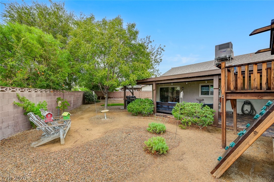 1518 Della Court Property Photo 43