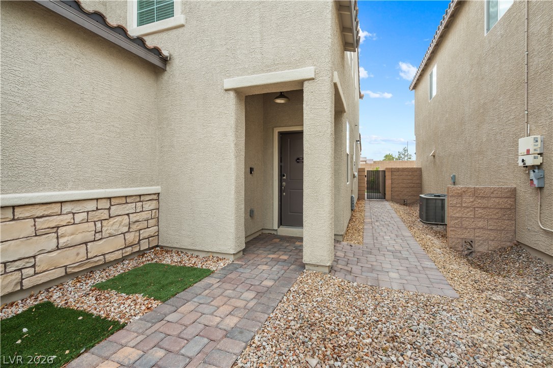 135 Moon Ranch Avenue Property Photo 4