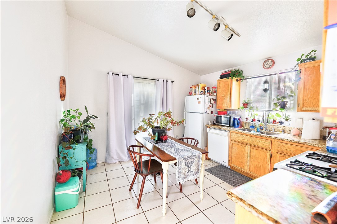 8257 Cactus Root Court Property Photo 6
