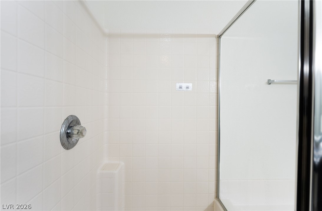 909 Domnus Lane 203 Property Photo 28