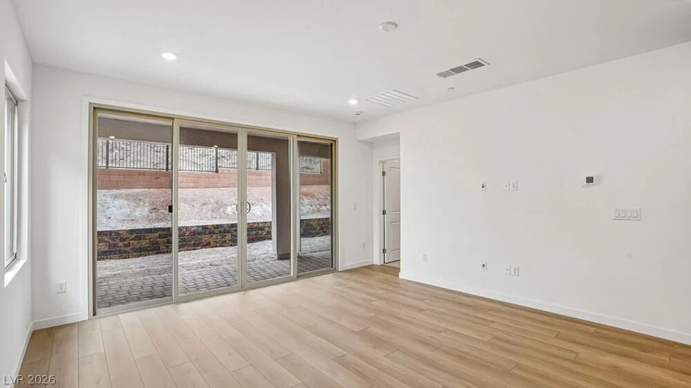 42 Via Montoro Property Photo 3