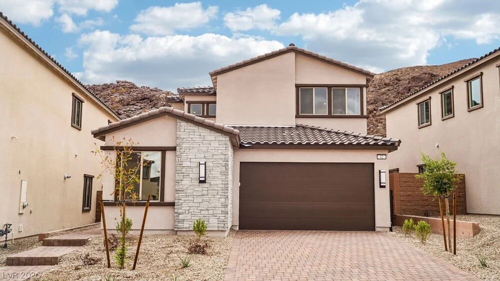 42 Via Montoro Property Photo 6