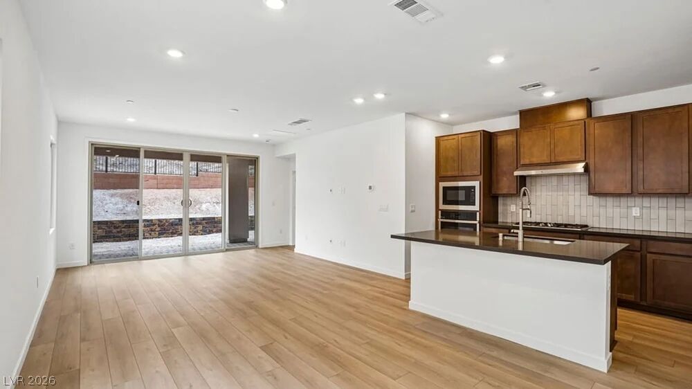 42 Via Montoro Property Photo 9
