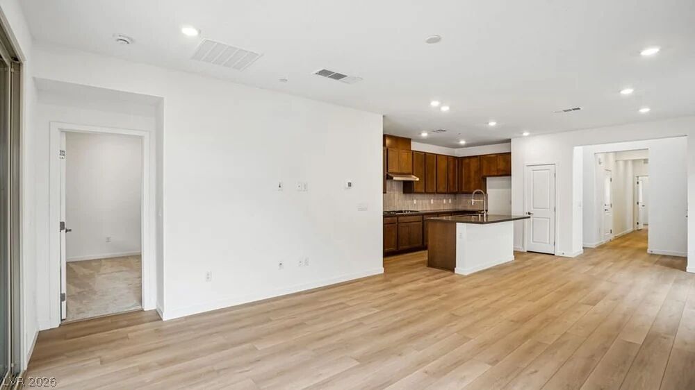 42 Via Montoro Property Photo 10