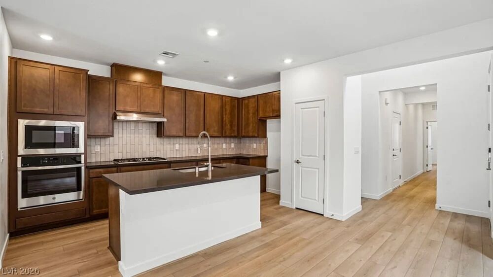 42 Via Montoro Property Photo 11