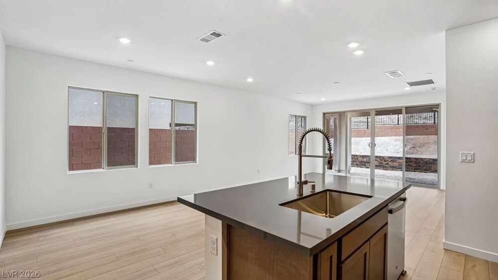 42 Via Montoro Property Photo 14