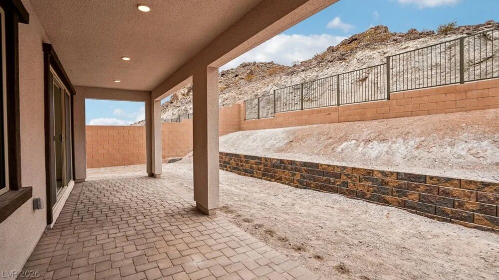 42 Via Montoro Property Photo 40