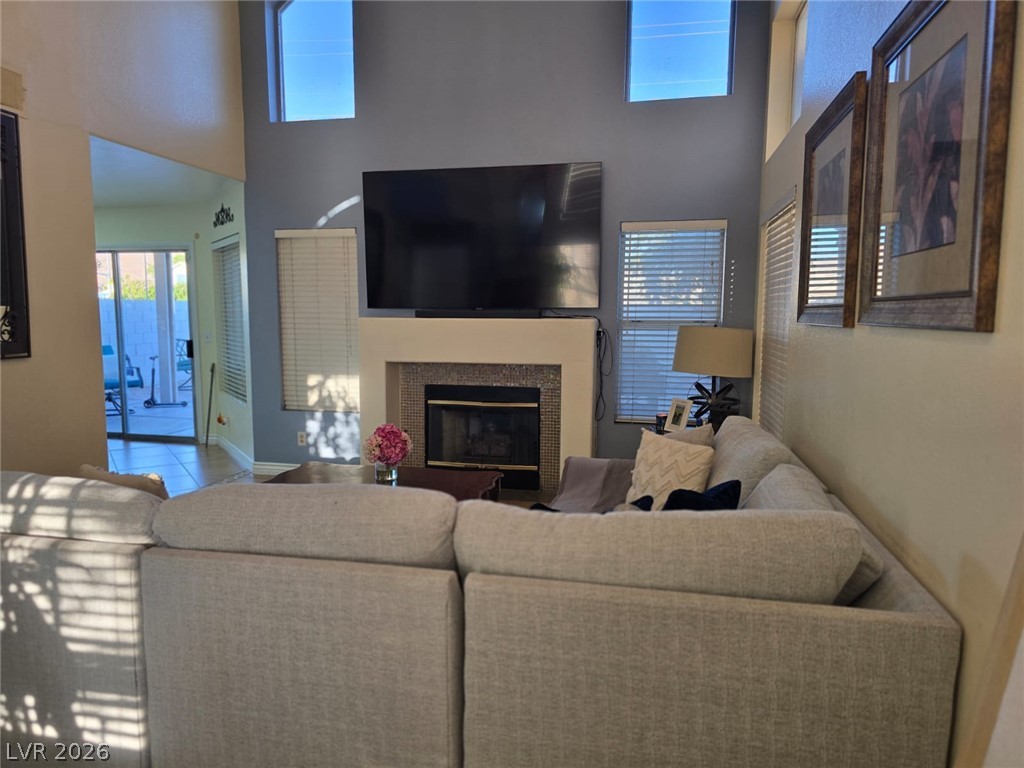 2212 Crowley Way Property Photo 6