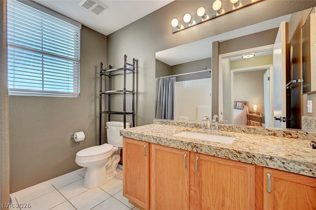 2325 Windmill Parkway 911 Property Photo 8