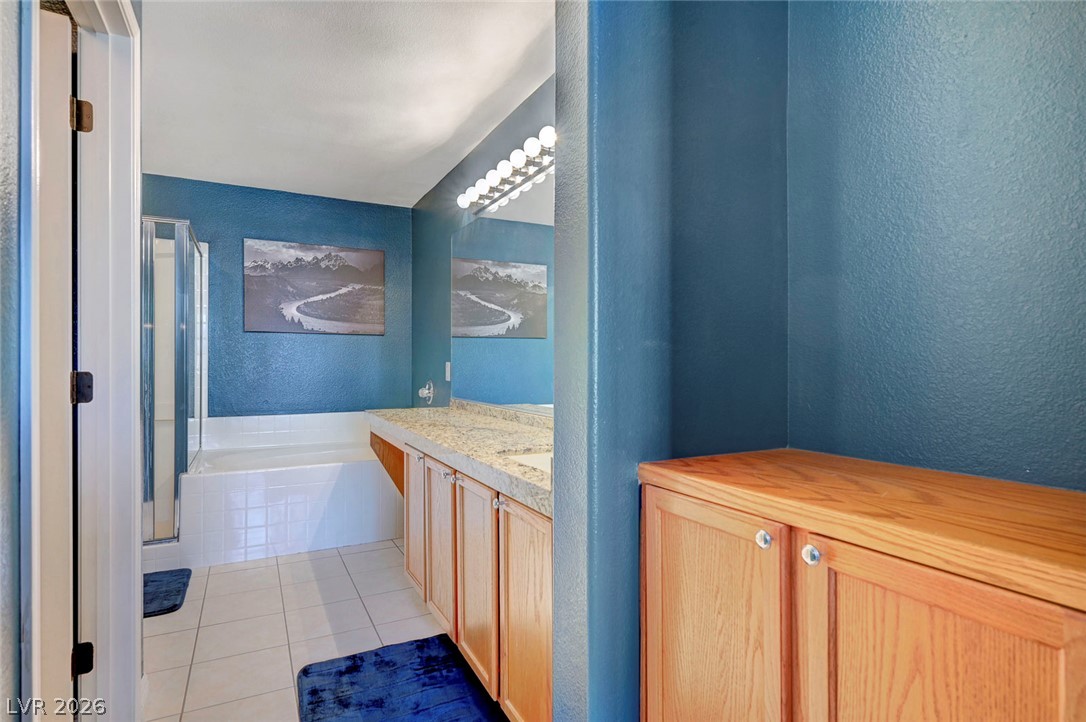 2325 Windmill Parkway 911 Property Photo 41