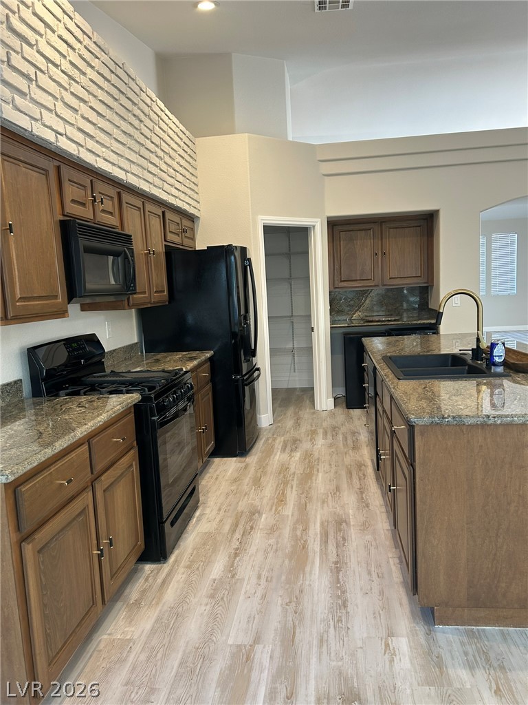 1164 Mirage Lake Street Property Photo 15
