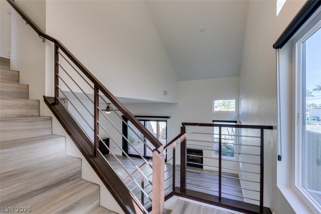 1662 Cloister Avenue Property Photo 3