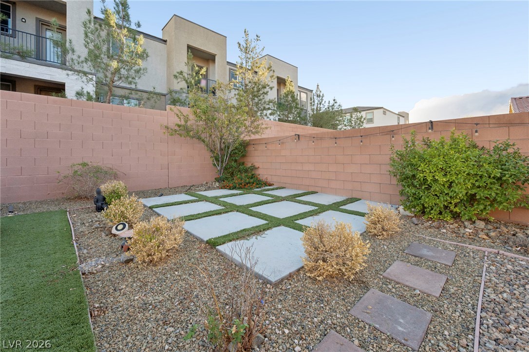 8033 Literature Court Property Photo 9